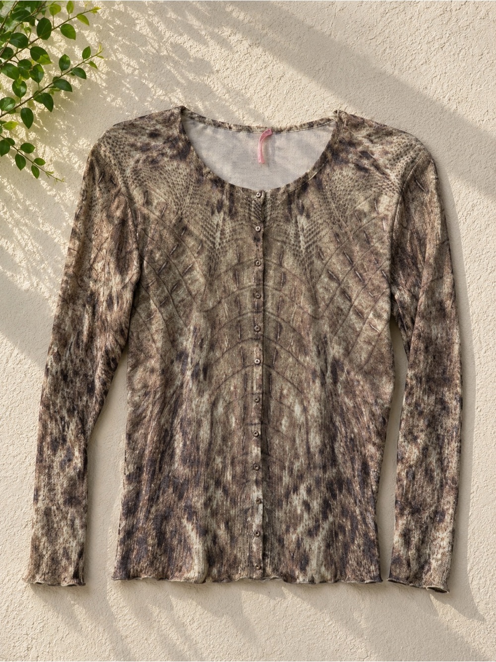 Gianni bini animal print button up sweater l